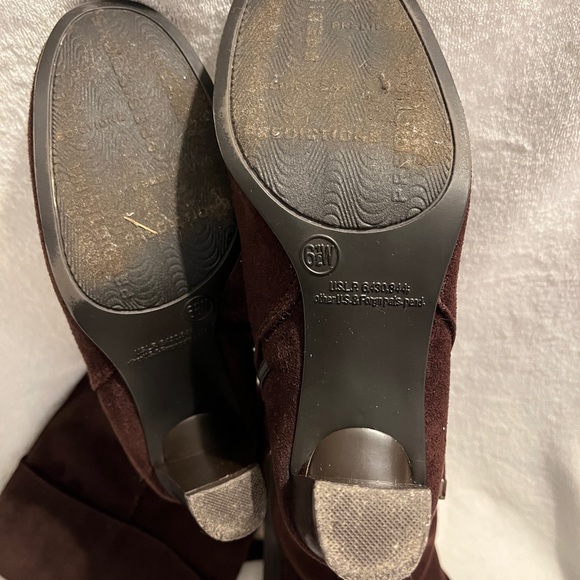 Predictions Brown Microsuede Heeled boot with zipper - Picture 6 of 7